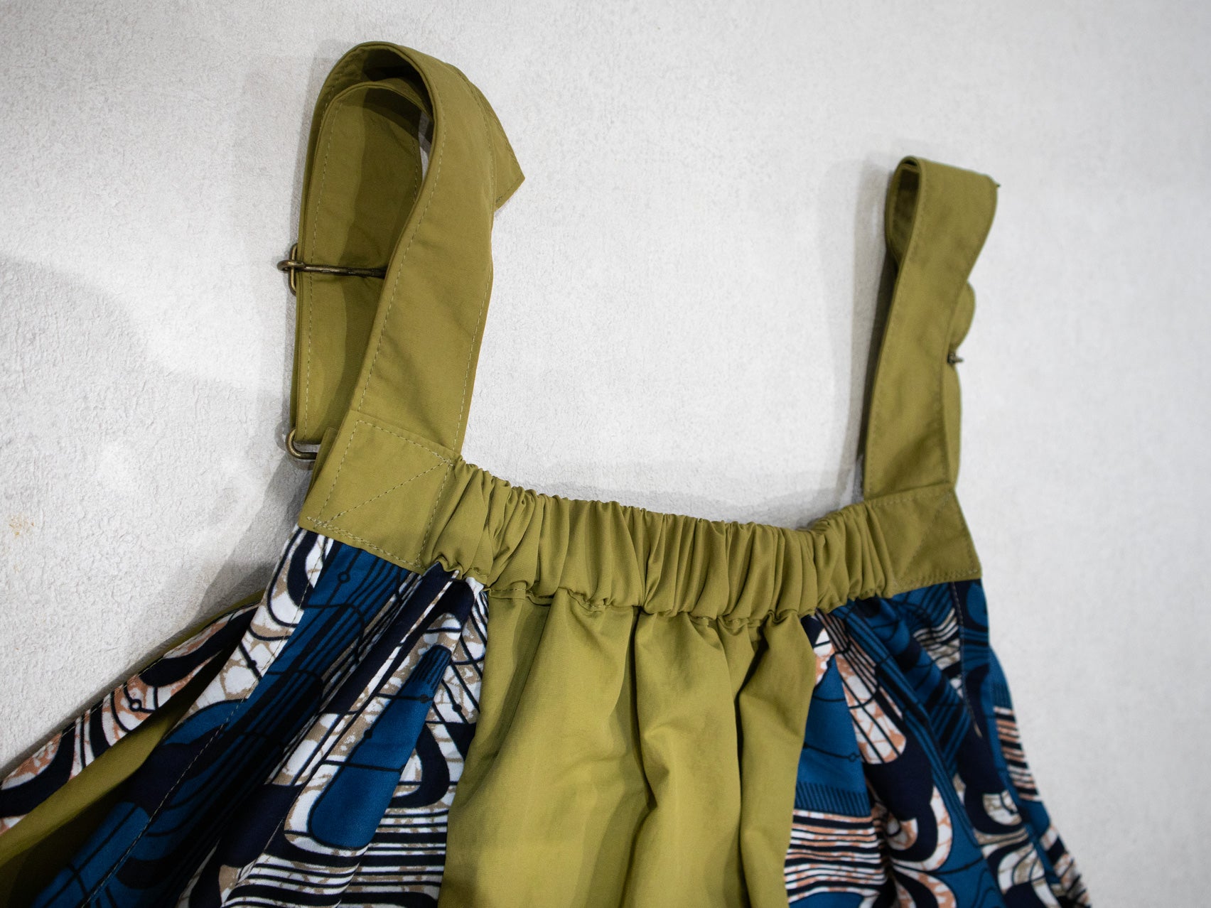 撥水サスペンダーワンピースPATCHWORK／KAH・BLUE