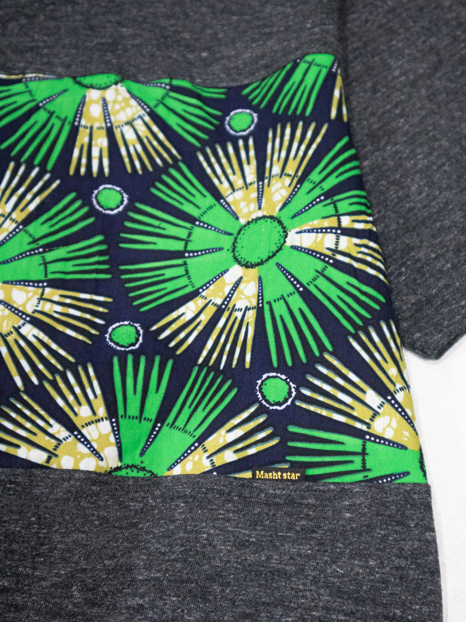 SLOT IN Tee /GREENFIREWORKS